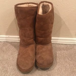 Women’s brown suede ugg boots